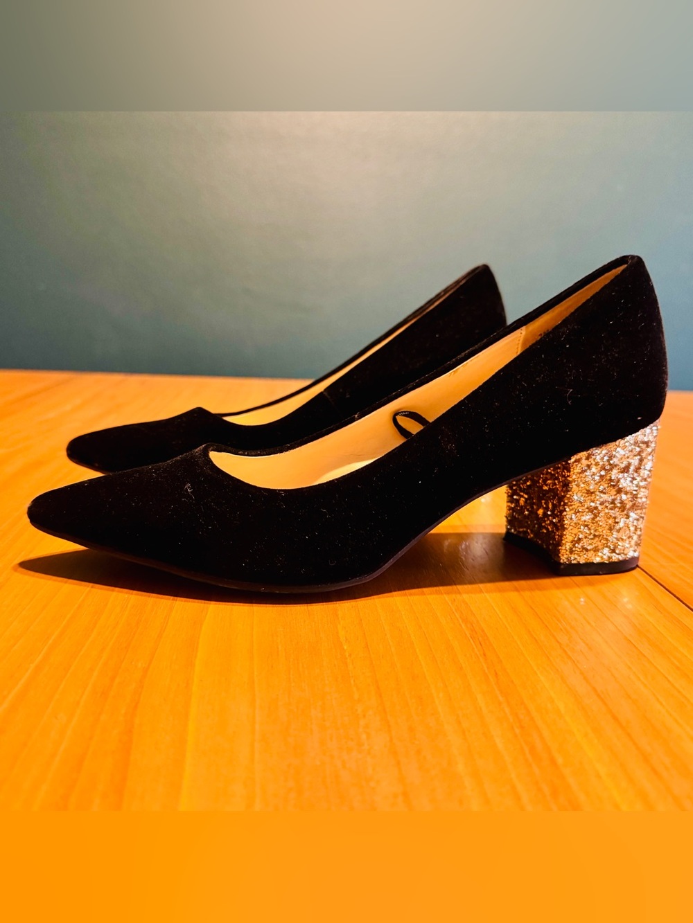 Liz Claiborne Black Pumps with Gold Glitter Block Heel sz 7